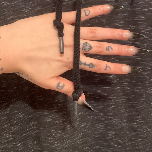 Victoria’s Secret pink oversize pull over sweater - Picture 5 of 6